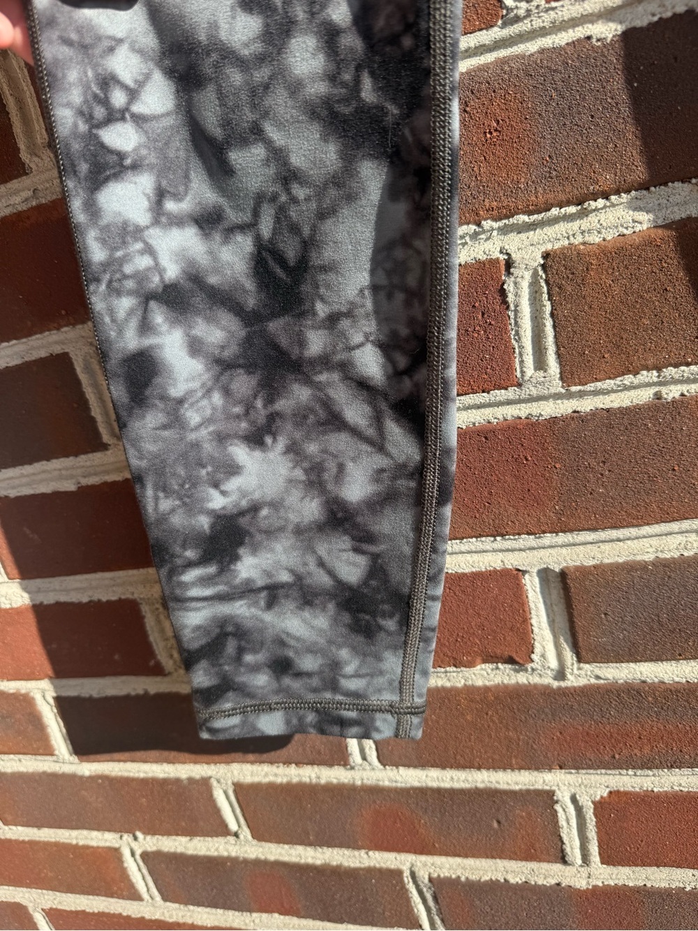 Athleta Powervita Salutation 7/8 Tie Dye Black Marble-Print High-Rise Leggings M - Picture 6 of 12